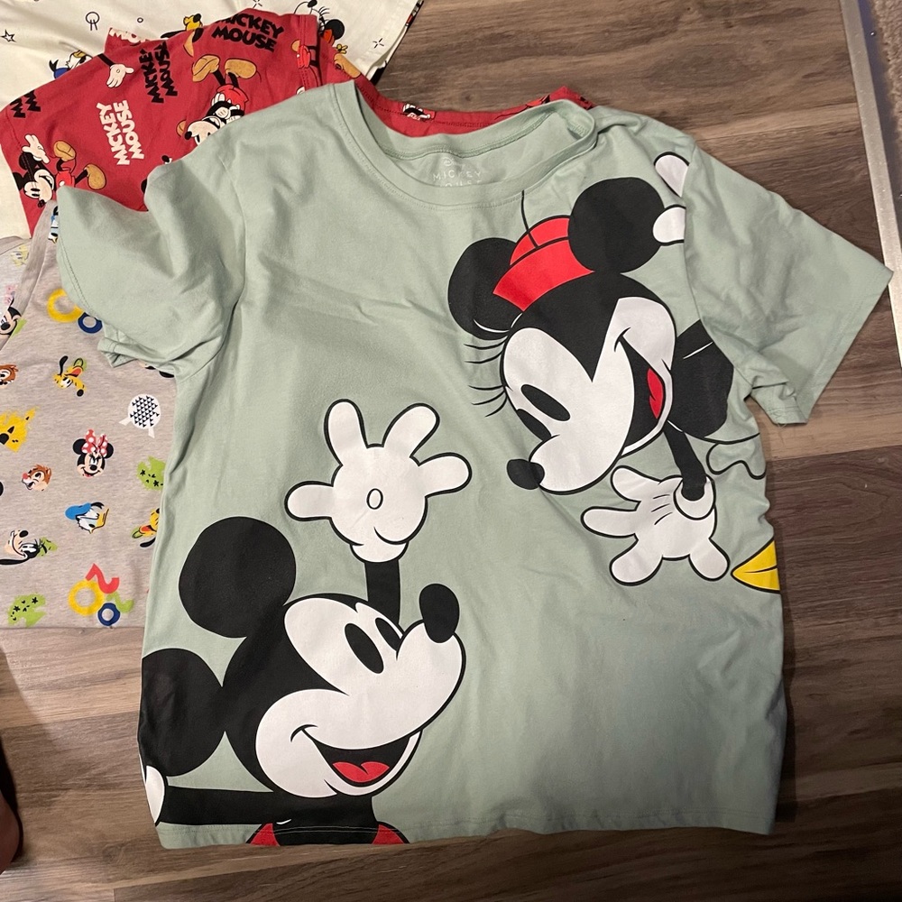 🌸 Disney Mickey Mouse Bundle Shirts Plus Size 4 Piece - Picture 3 of 5